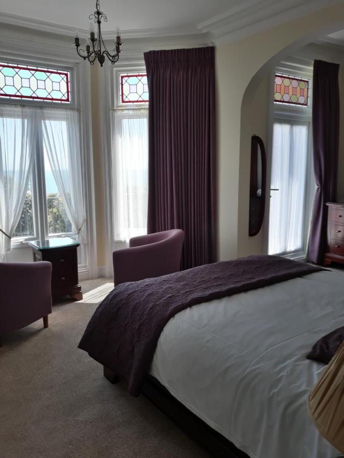 Breakers Bed And Breakfast Істборн Екстер'єр фото