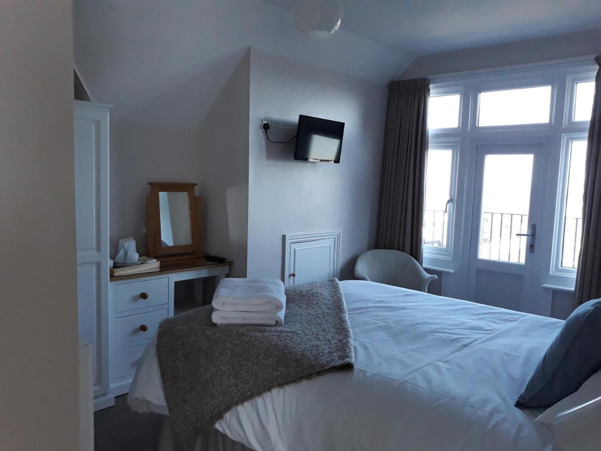Breakers Bed And Breakfast Істборн Екстер'єр фото